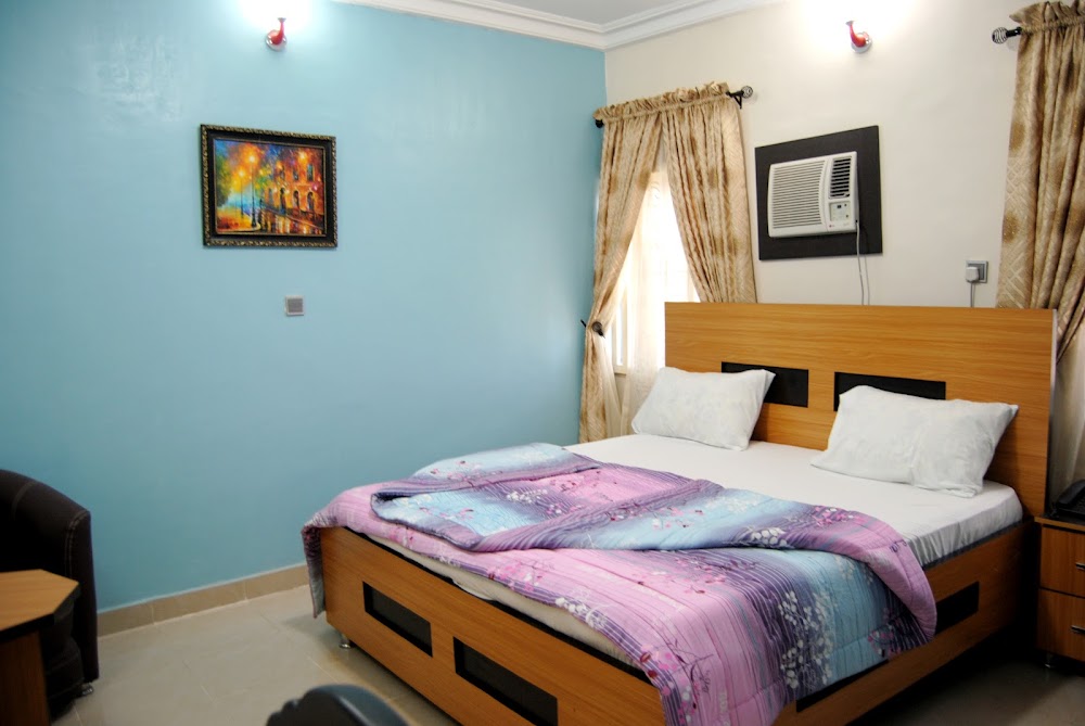De Royal Legacy Hotel and Suites photo 2